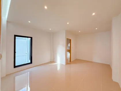 Spacious 4-Bedroom Corner Villa with Garden in Bang Tao, Phuket