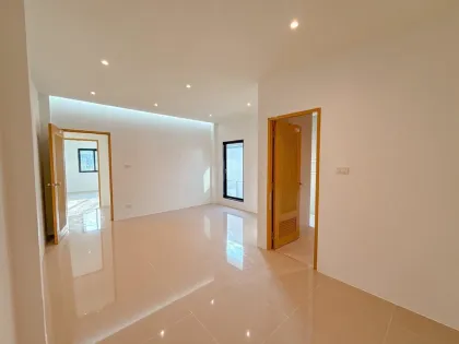 Spacious 4-Bedroom Corner Villa with Garden in Bang Tao, Phuket