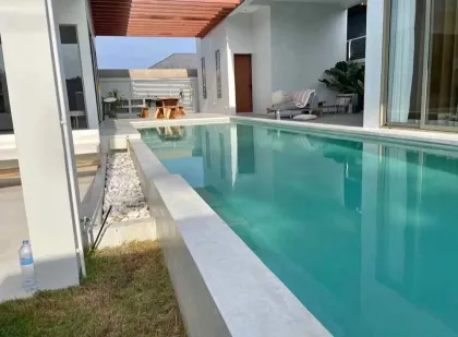 Просторная вилла с 4 спальнями и приватным бассейном в Ananda Lake View