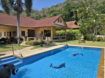 Вилла с бассейном, 2 спальни и 3 ванны в Phuket Residence Village, Рай