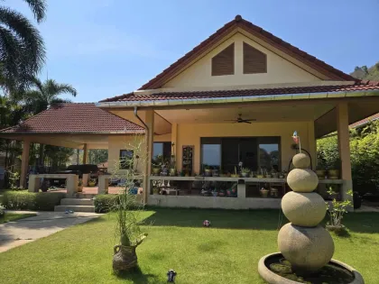 Вилла с бассейном, 2 спальни и 3 ванны в Phuket Residence Village, Рай