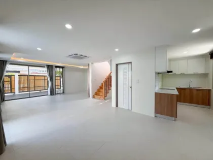 Villa de luxe 4 chambres avec piscine à Land & Houses Sriwalee 2, Chalong