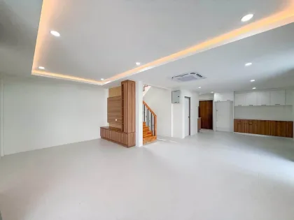 Villa de luxe 4 chambres avec piscine à Land & Houses Sriwalee 2, Chalong