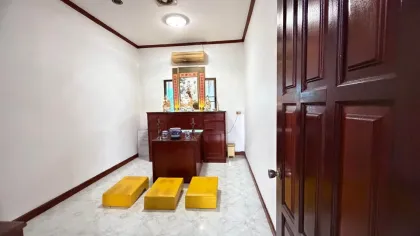 Spacieuse Villa 3 Chambres avec Grand Terrain à Chalong, Phuket Town