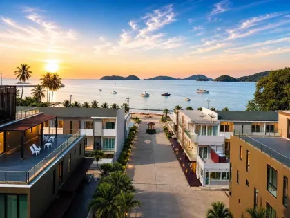 Sea View Condo 2 Beds 1 Bath at The Pixel Panwa
