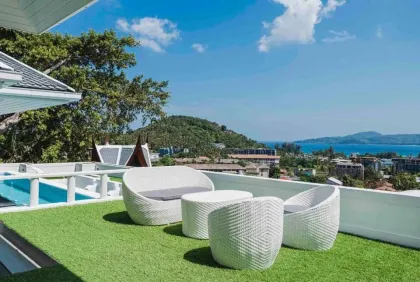 Lujosa villa de 5 dormitorios con impresionantes vistas al mar en Playa Surin