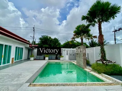 Private Pool Villa with 4 Bedrooms & 5 Bathrooms in Thalang