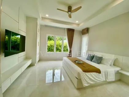 Private Pool Villa with 4 Bedrooms & 5 Bathrooms in Thalang