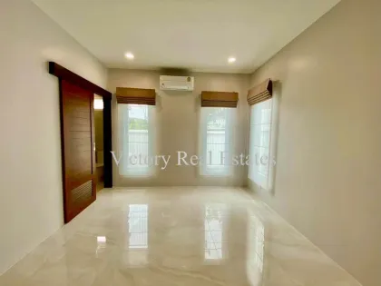 Private Pool Villa with 4 Bedrooms & 5 Bathrooms in Thalang