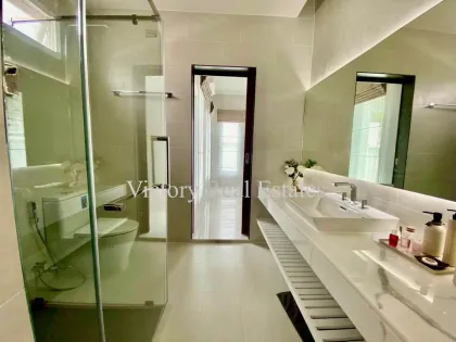 Private Pool Villa with 4 Bedrooms & 5 Bathrooms in Thalang