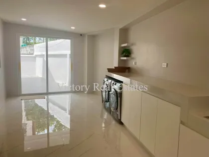 Private Pool Villa with 4 Bedrooms & 5 Bathrooms in Thalang