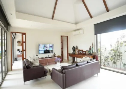 Geräumige 3-Schlafzimmer-Villa mit privatem Pool bei Rawai und Nai Harn