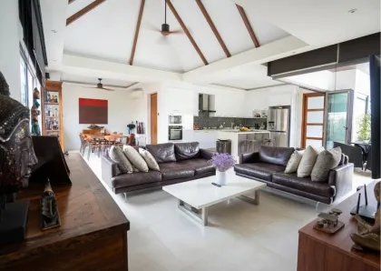 Geräumige 3-Schlafzimmer-Villa mit privatem Pool bei Rawai und Nai Harn