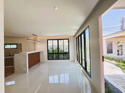 Современный угловой таунхаус с 3 спальнями в Phuket Villa 3