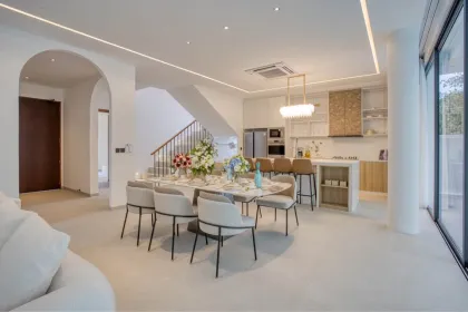 Villa moderna de lujo con 4 habitaciones y piscina en venta en Thalang, Phuket