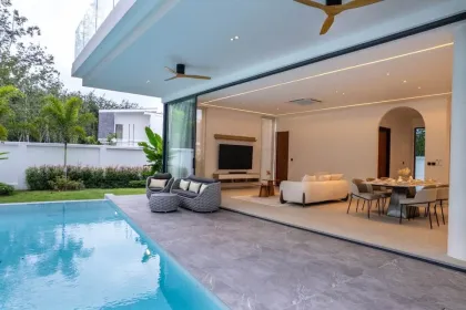 Villa moderna de lujo con 4 habitaciones y piscina en venta en Thalang, Phuket