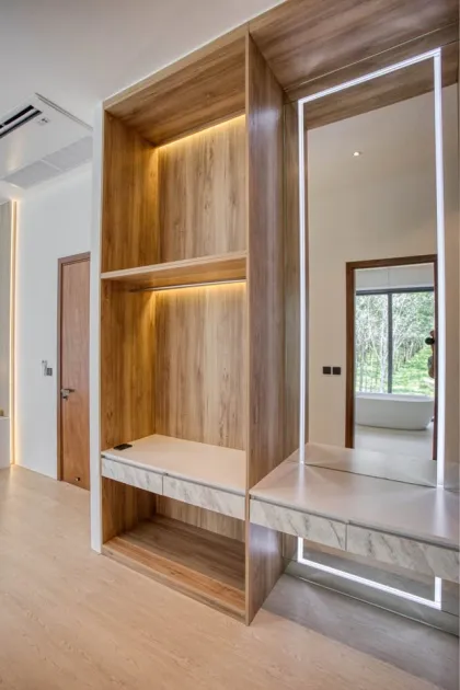 Villa moderna de lujo con 4 habitaciones y piscina en venta en Thalang, Phuket