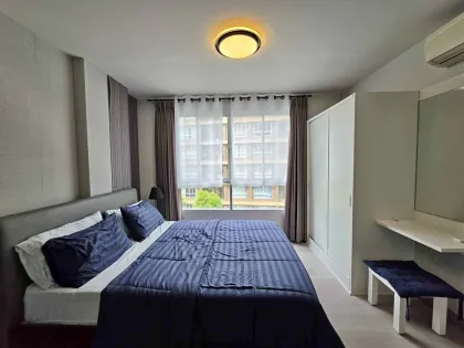 Dee Condo Creek в районе Kathu: 1 спальня, 1 ванная, вид на бассейн