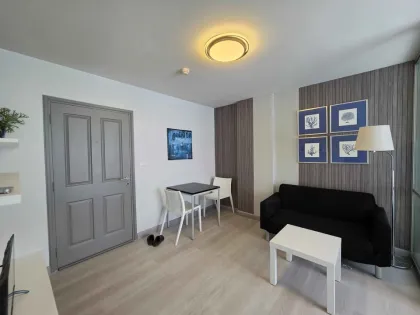 Dee Condo Creek в районе Kathu: 1 спальня, 1 ванная, вид на бассейн