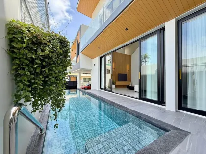 Villa nueva de 3 dormitorios con piscina en excelente ubicación en Rawai