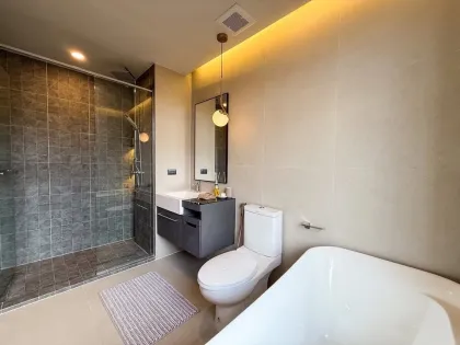 2 спальни, 2 ванные в кондоминиуме The Deck Patong с бассейном и видом на горы