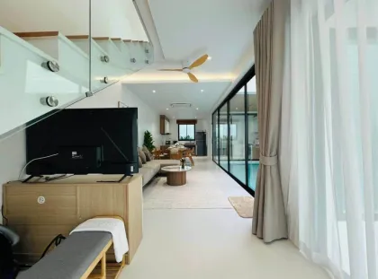 Villa Moderna Acogedora con Piscina en Venta en Pasak, Cherng Talay, Phuket