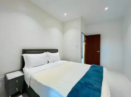 Villa Moderna Acogedora con Piscina en Venta en Pasak, Cherng Talay, Phuket