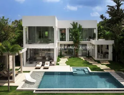 Neue Design-Panoramavilla in Laguna mit Golfblick