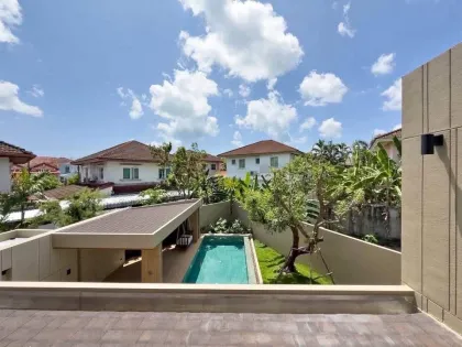 Villa privada de lujo con piscina y vistas al lago en Chalong