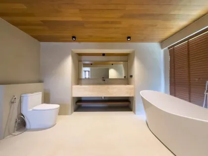 Villa privada de lujo con piscina y vistas al lago en Chalong