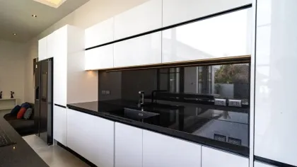 Moderne 3-Schlafzimmer-Poolvilla zum Verkauf in Paklok, Thalang