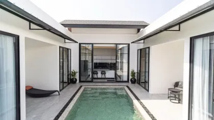 Moderne 3-Schlafzimmer-Poolvilla zum Verkauf in Paklok, Thalang