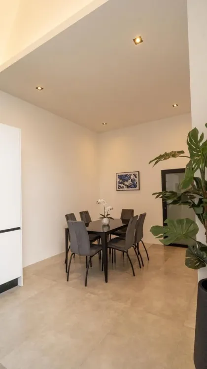 Moderne 3-Schlafzimmer-Poolvilla zum Verkauf in Paklok, Thalang