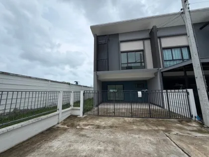 Nouvelle maison de ville 3 chambres 3 salles de bain au centre de Phuket, prête à emménager