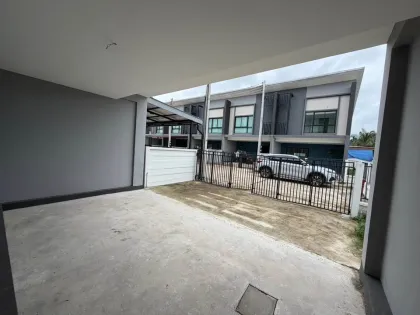 Nouvelle maison de ville 3 chambres 3 salles de bain au centre de Phuket, prête à emménager