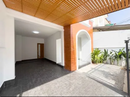 Casa adosada en venta: 4 habitaciones, 3 baños en Wichit, Phuket