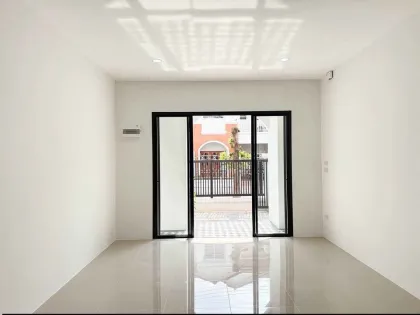 Casa adosada en venta: 4 habitaciones, 3 baños en Wichit, Phuket