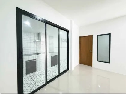 Casa adosada en venta: 4 habitaciones, 3 baños en Wichit, Phuket