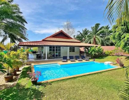 2 Schlafzimmer Villa mit großem Grundstück in Rawai