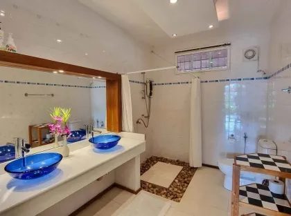 2 Schlafzimmer Villa mit großem Grundstück in Rawai