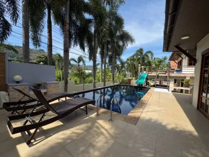 ขายวิลล่าพร้อมสระว่ายน้ำ 4 ห้องนอน ใกล้ฉลองและหาดกะตะ