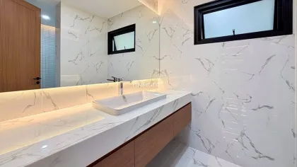 Charmante villa rénovée 3 chambres avec piscine à Koh Kaew