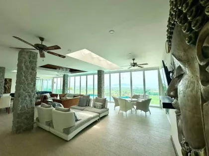 Luxus-Poolvilla mit Meerblick zum Verkauf in Pa Khlok, Phuket