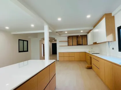 Private 4-Bedroom Pool Villa Near King Power Phuket