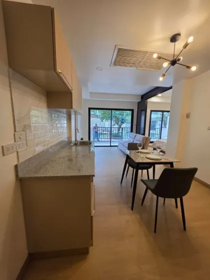 Квартира с 1 спальней с видом на бассейн в Surin Gate Condo