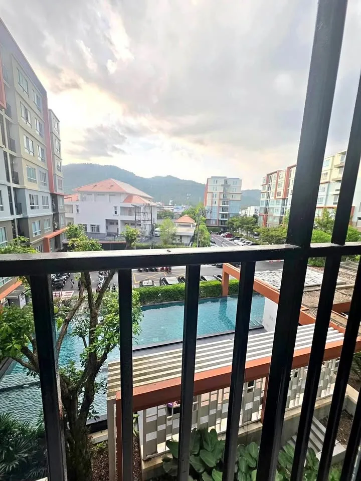 Zu Verkaufen: D Condo Kathu-Patong 1-Zimmer-Wohnung mit Pool- und Bergblick