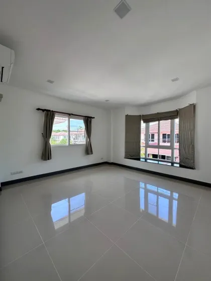 Дом с 3 спальнями и 3 ванными в Supalai Garden Ville Paklok