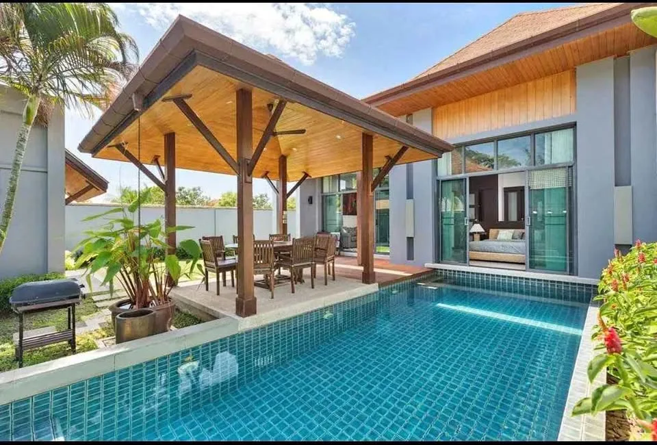 Villa 3 Chambres avec Piscine à Khokyang, Nai Harn – Proche Plage