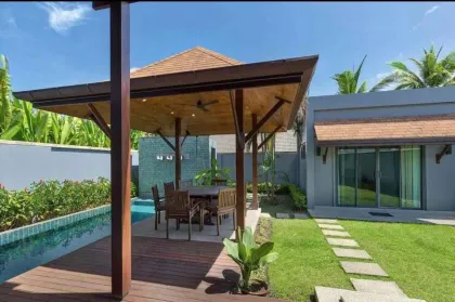 Villa 3 Chambres avec Piscine à Khokyang, Nai Harn – Proche Plage