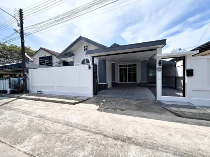 Freistehende Villa mit 3 Schlafzimmern und 2 Bädern in Sinsukthani, Phuket